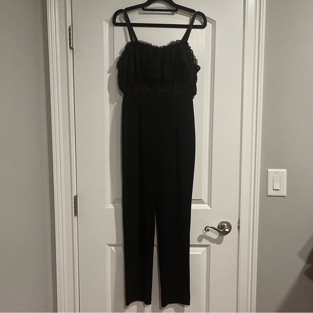 Lace jumpsuit with ruffles